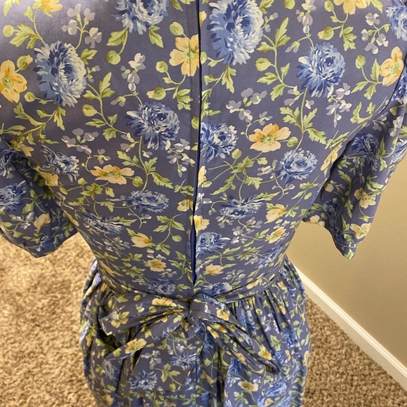 Laura Ashley Vintage Prairie Dress Size 4 - Picture 2 of 5